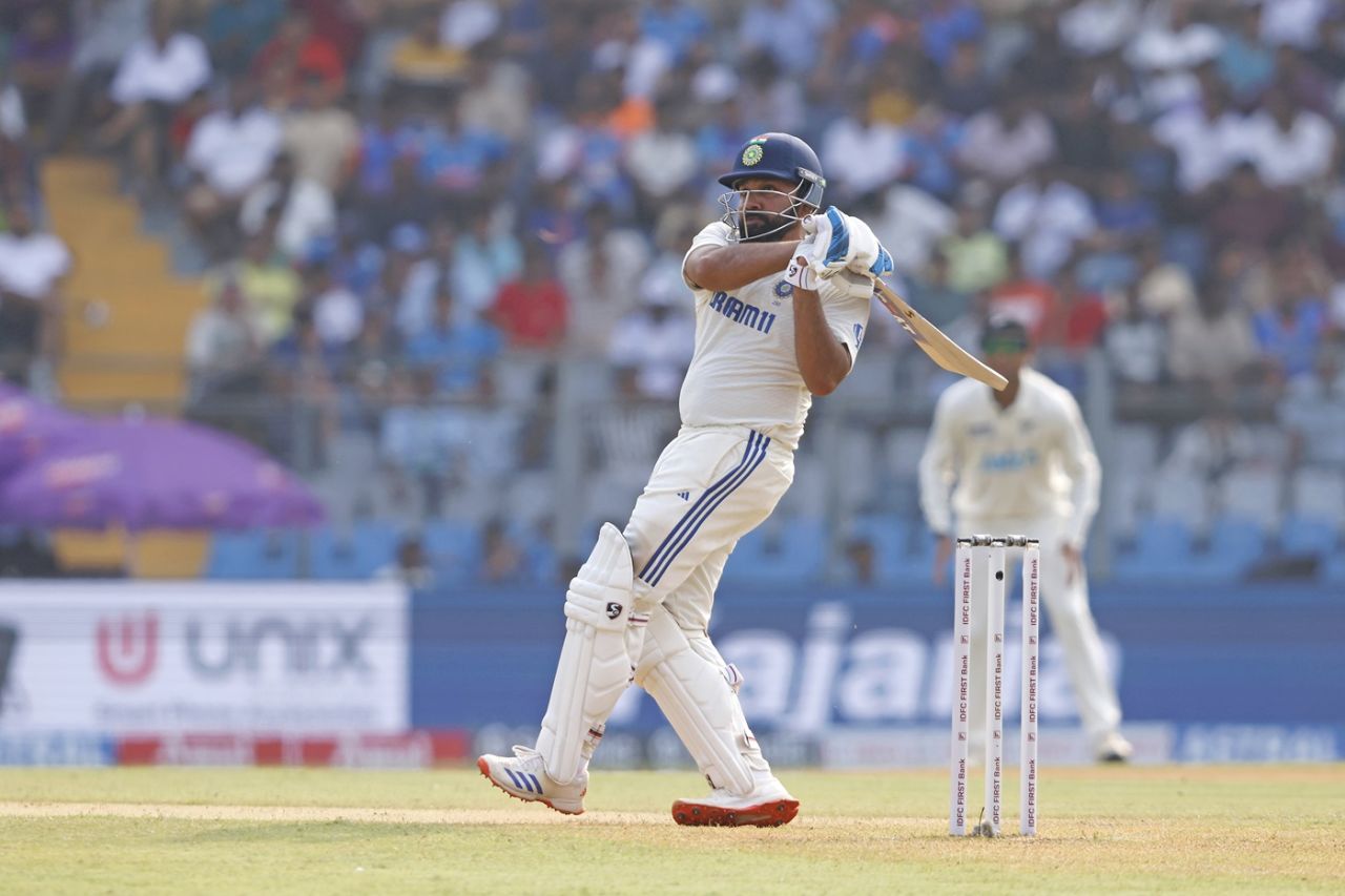 Rohit Sharma plays the pull, India vs New Zealand, 3rd Test, Mumbai, 1st day, November 1, 2024