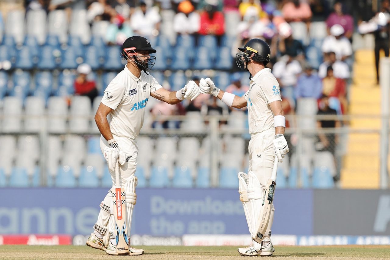 Daryl Mitchell and Will Young rebuilt after three early wickets, India vs New Zealand, 3rd Test, Mumbai, 2nd day, November 2, 2024