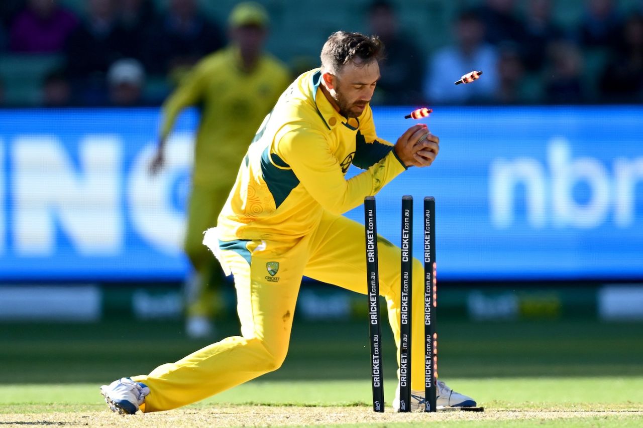 Glenn Maxwell combined with Matthew Short to run out Irfan Khan, Australia vs Pakistan, 1st ODI, Melbourne, November 4, 2024