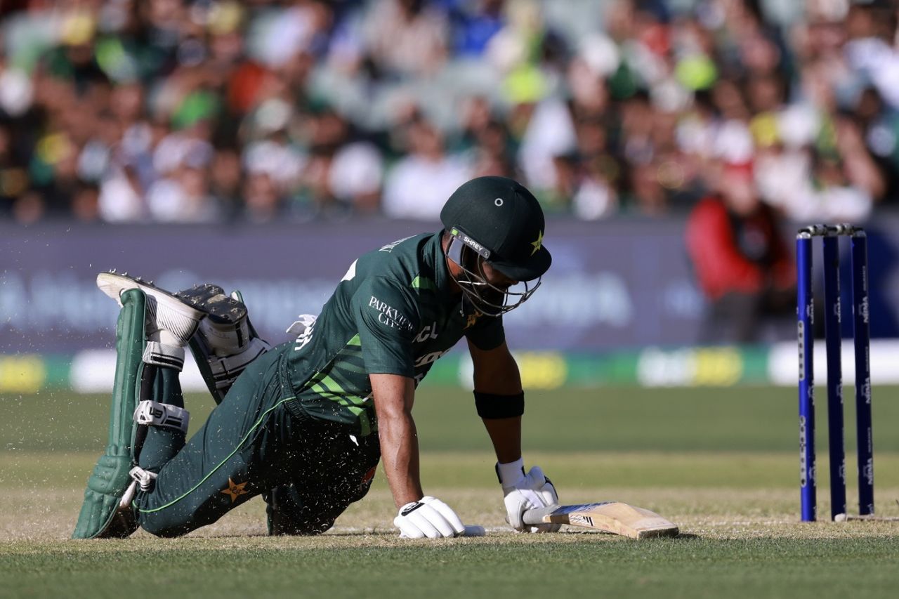 Abdullah Shafique dives to make his ground, Australia vs Pakistan, 2nd ODI, Adelaide, November 8, 2024