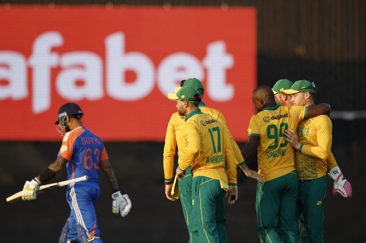 Andile Simelane celebrates with his team-mates after removing Suryakumar Yadav, South Africa vs India, 3rd T20I, Centurion, November 13, 2024