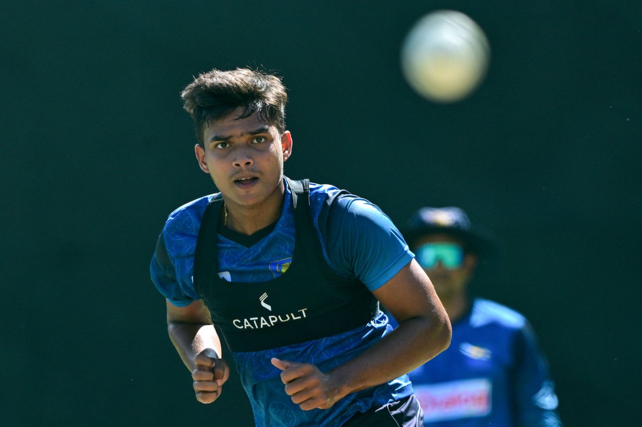 Dunith Wellalage lets one rip, Sri Lanka vs New Zealand, 2nd ODI, Pallekele, November 16, 2024