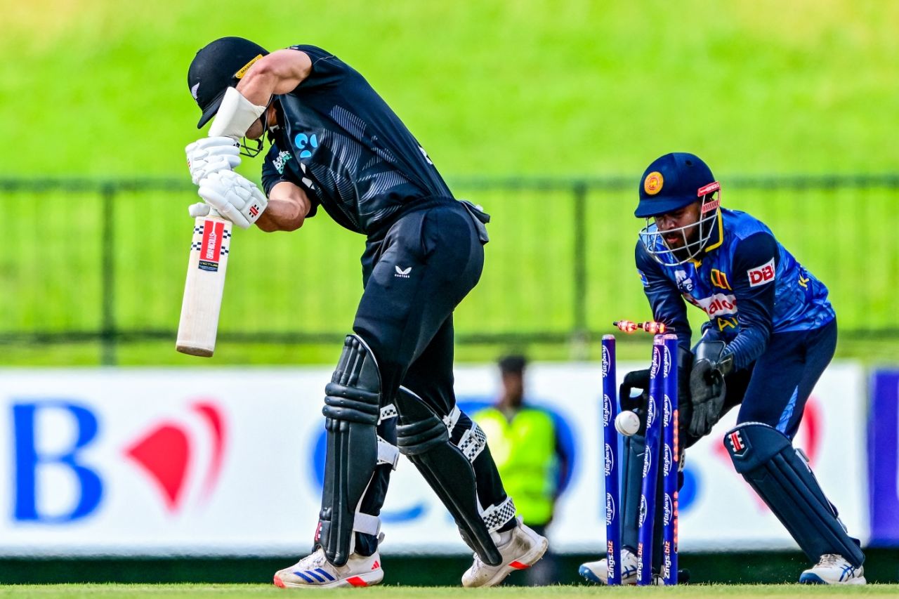 Tim Robinson was bowled by Dunith Wellalage, Sri Lanka vs New Zealand, 2nd ODI, Pallekele, November 17, 2024
