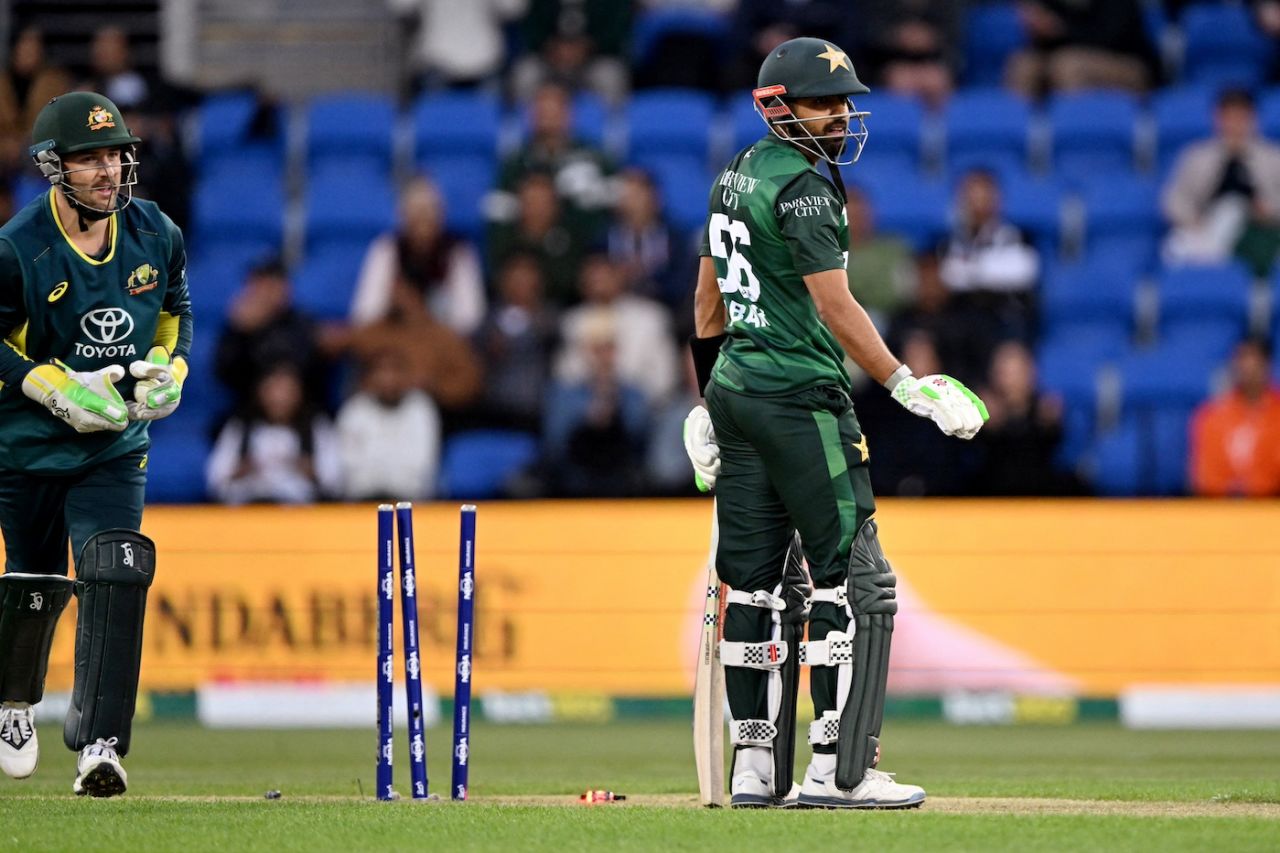 Babar Khan loses his stumps to Adam Zampa, Australia vs Pakistan, 3rd T20I, Hobart, November 18, 2024