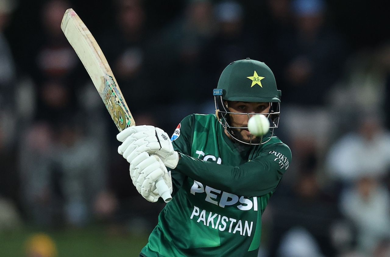 Jahandad Khan, on debut, had a big job to do, Australia vs Pakistan, 3rd T20I, Hobart, November 18, 2024