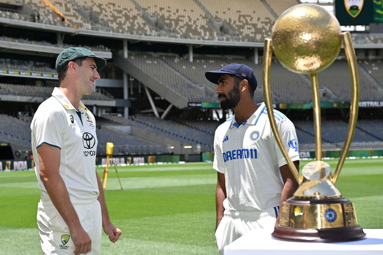 Jasprit Bumrah and Pat Cummins have a chat during the trophy photoshoot, Australia vs India, 1st Test, Perth, November 21, 2024