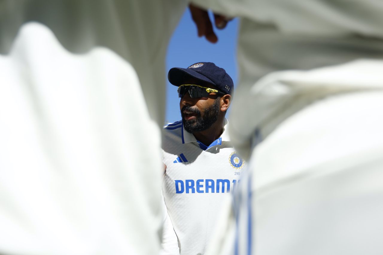 Jasprit Bumrah, Test captain, addresses his India team-mates in a huddle, Australia vs India, 1st Test, Perth, 1st day, November 22, 2024