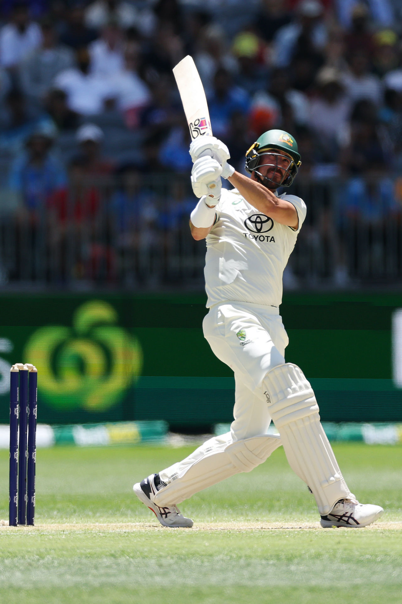 Mitchell Starc made handy runs from No. 9, Australia vs India, 1st Test, Perth, 2nd day, November 23, 2024