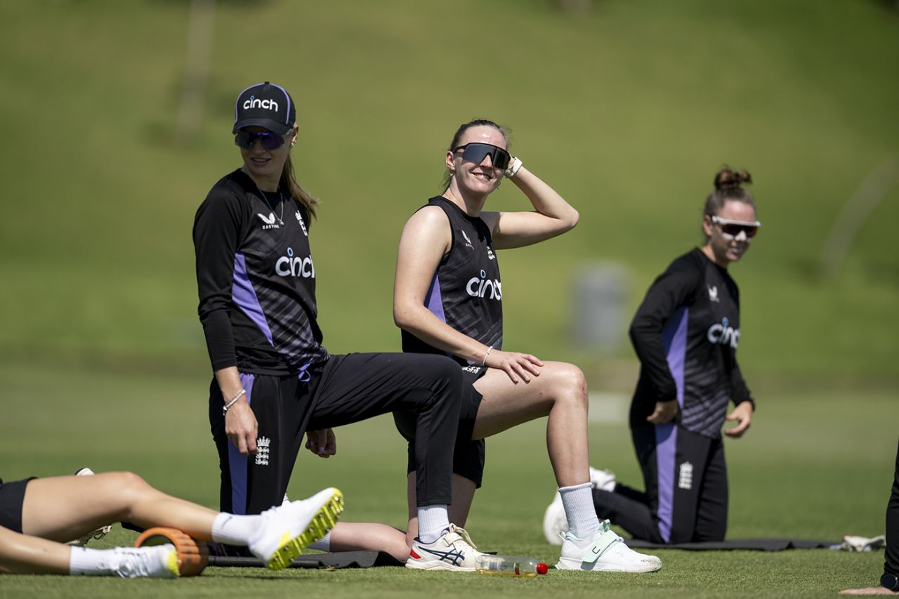 Lauren Bell, Lauren Filer and Lindsay Smith warm up at England training, Midrand, November 19, 2024