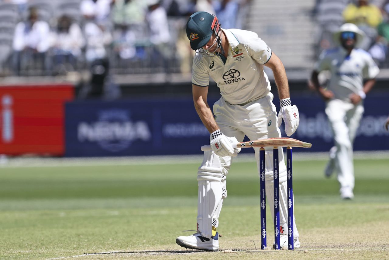 Mitchell Marsh shows his frustration after being undone by low bounce, Australia vs India, 1st Test, 4th day, Optus Stadium, November 25, 2024