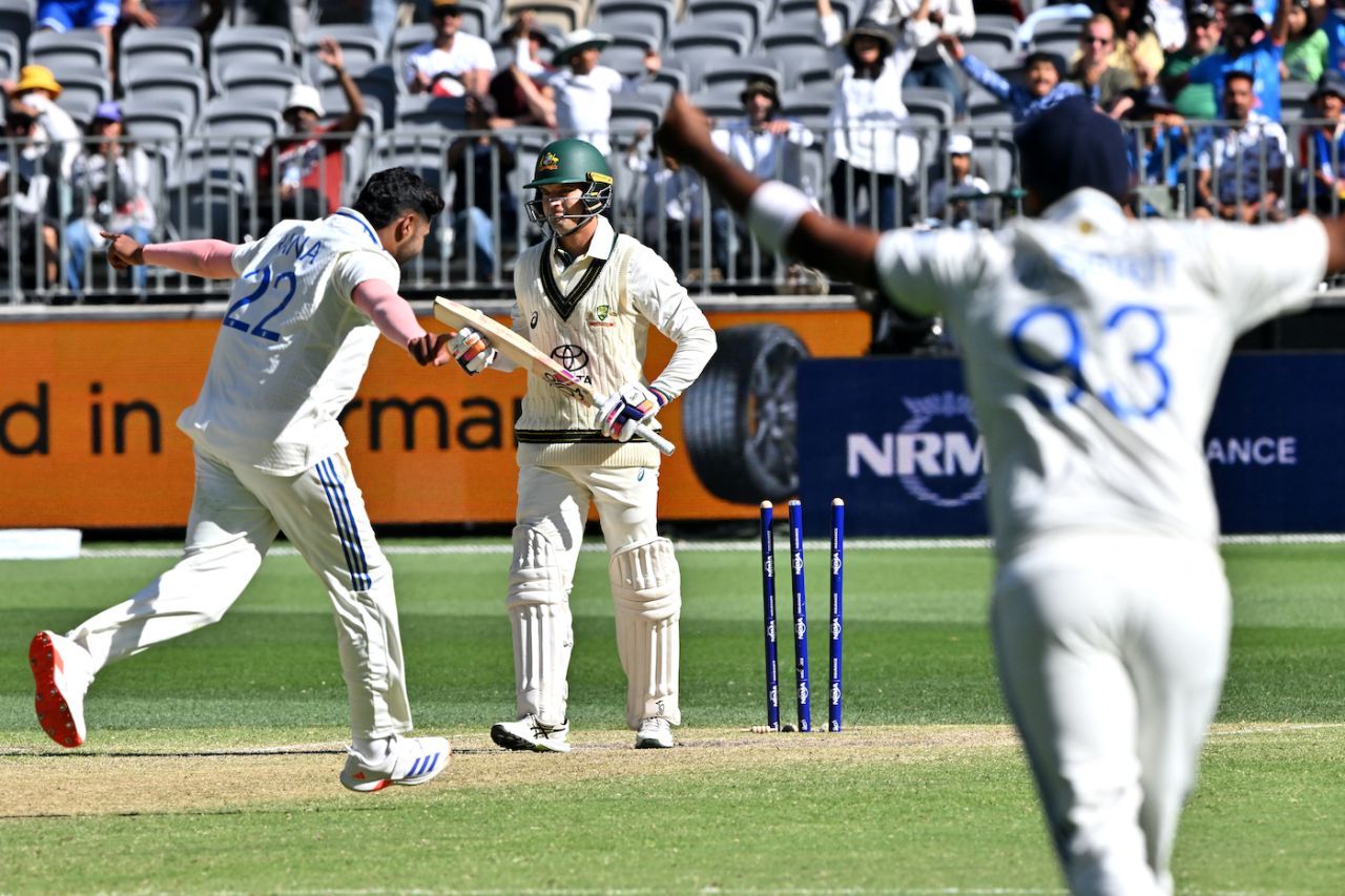 Harshit Rana's offcutter cleaned up Alex Carey and ended the game, Australia vs India, 1st Test, 4th day, Optus Stadium, November 25, 2024
