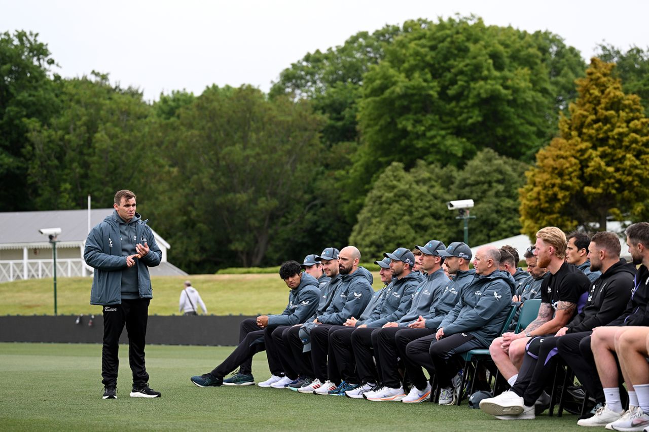 Tom Latham addresses both teams at the Hagley Oval welcoming ceremony, Christchurch, November 26, 2024