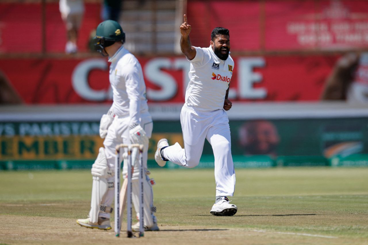Lahiru Kumara got rid of Kyle Verreynne early on day two, South Africa vs Sri Lanka, 1st Test, 2nd day, Durban, November 28, 2024
