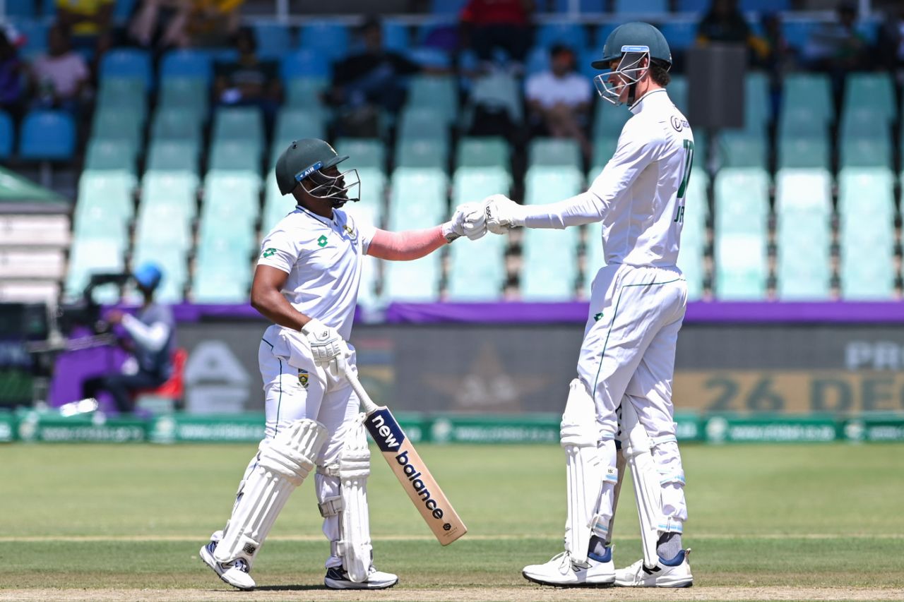 Temba Bavuma was South Africa's mainstay on the second morning, South Africa vs Sri Lanka, 1st Test, 2nd day, Durban, November 28, 2024