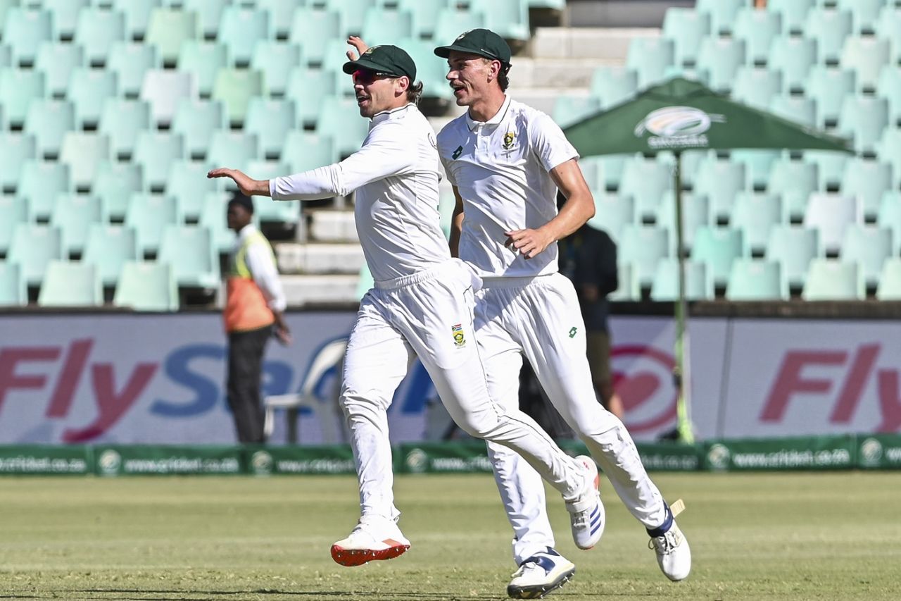 Tristan Stubbs took a sharp catch to dismiss Dimuth Karunaratne, South Africa vs Sri Lanka, 1st Test, Durban, 3rd day, November 29, 2024