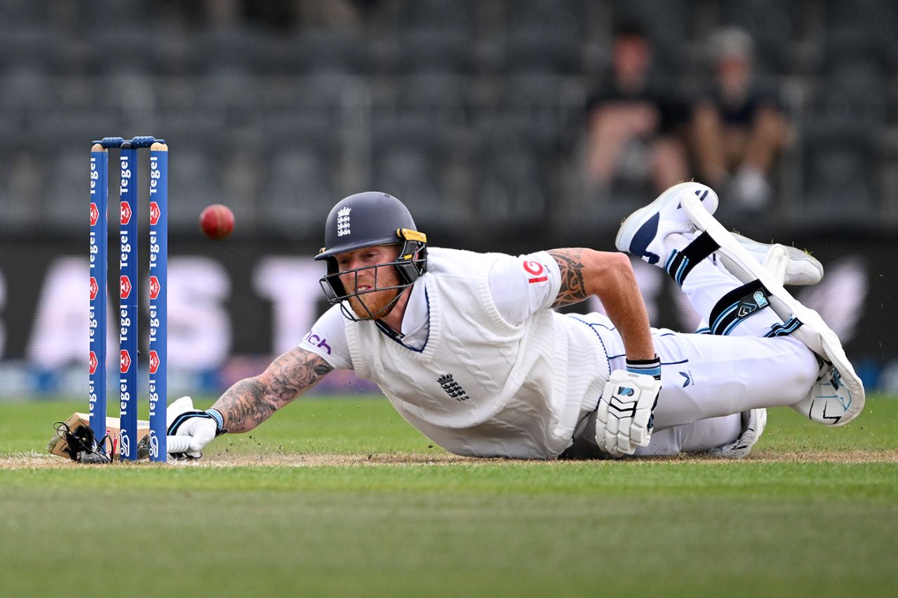 Ben Stokes dives to make his ground, New Zealand vs England, 1st Men's Test, 3rd day, Christchurch, November 30, 2024