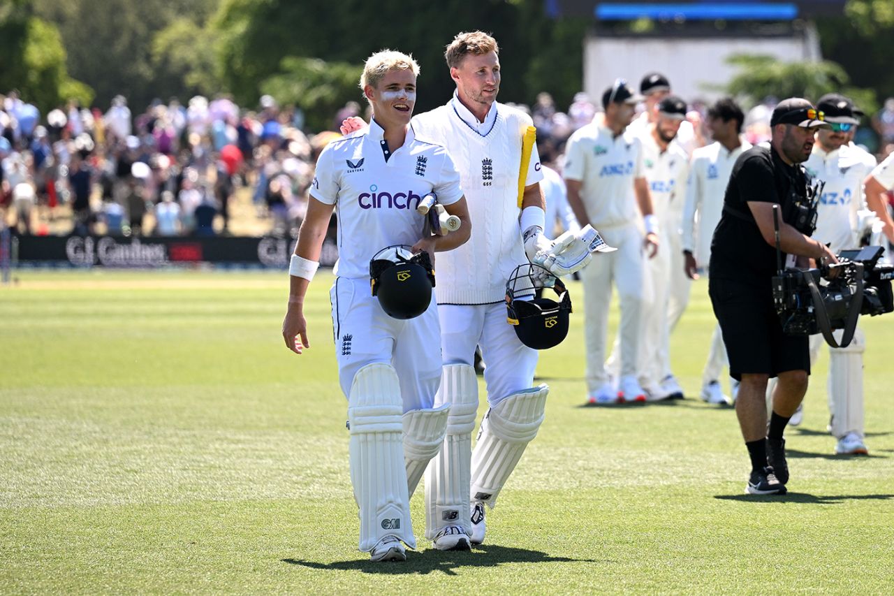Jacob Bethell walks off with Joe Root after sealing England's win with his maiden Test fifty, New Zealand vs England, 1st Men's Test, 4th day, Christchurch, December 1, 2024