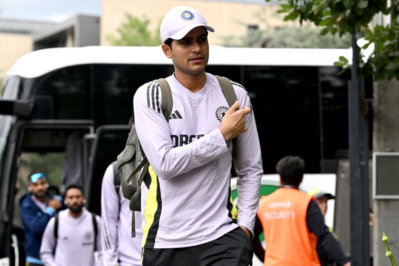 Shubman Gill arrives for the warm-up game, Prime Minister's XI vs Indians, Canberra, December 1, 2024