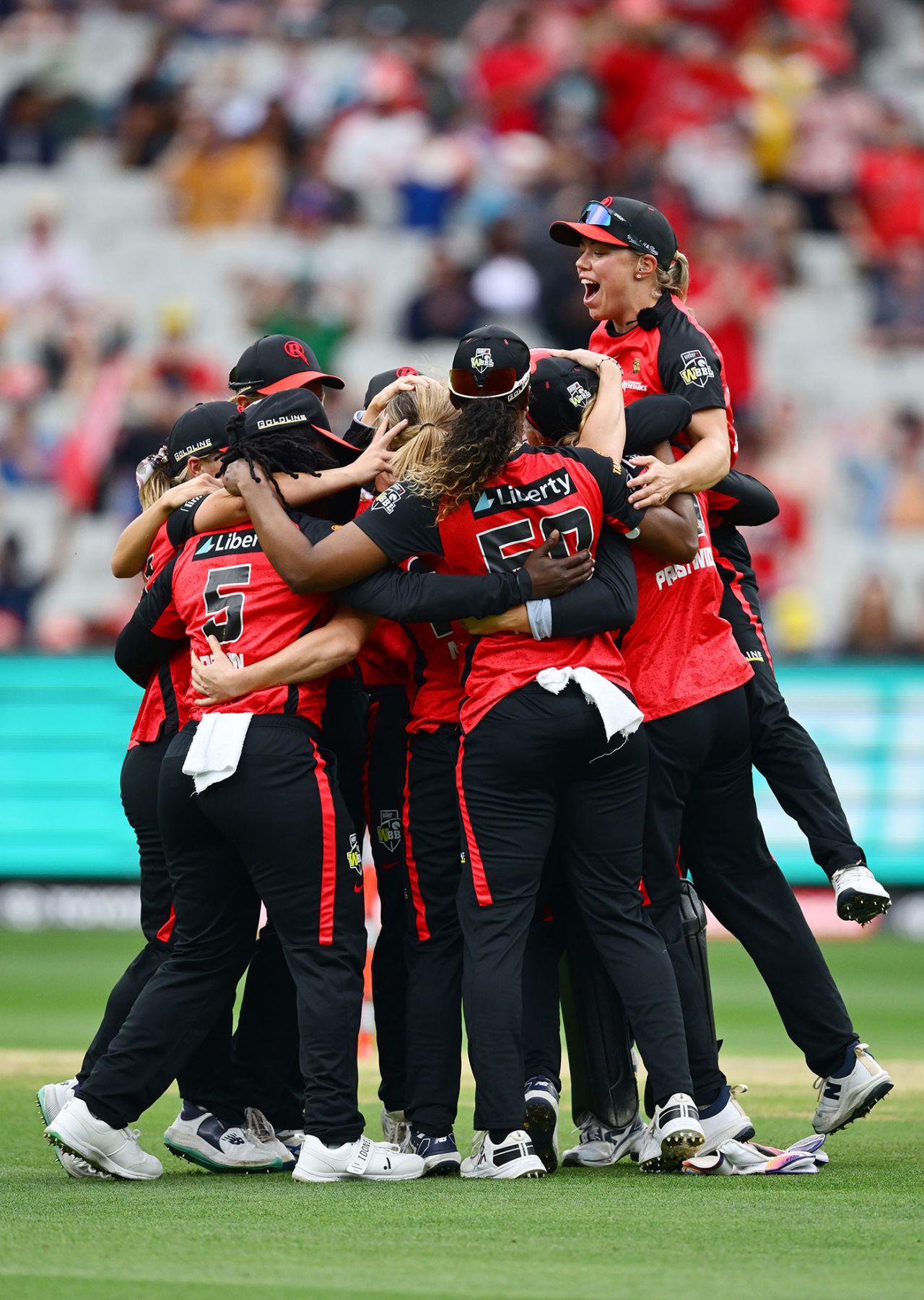 First title: Melbourne Renegades begin their celebrations, Melbourne Renegades vs Brisbane Heat, WBBL 2024, Melbourne, December 1, 2024