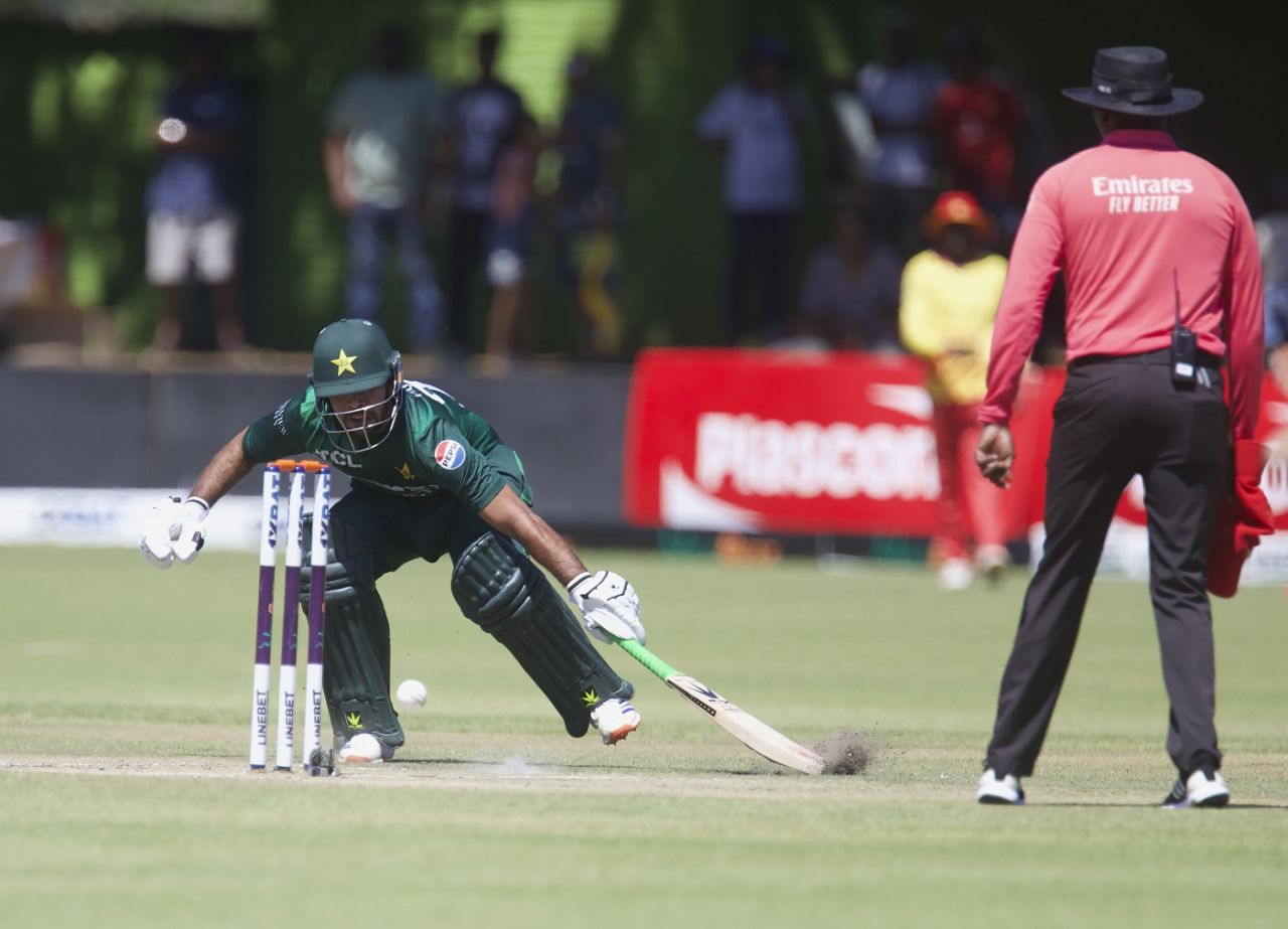 Omair Yousuf pinches a single, Zimbabwe vs Pakistan, 1st T20I, Bulawayo, December 1, 2024
