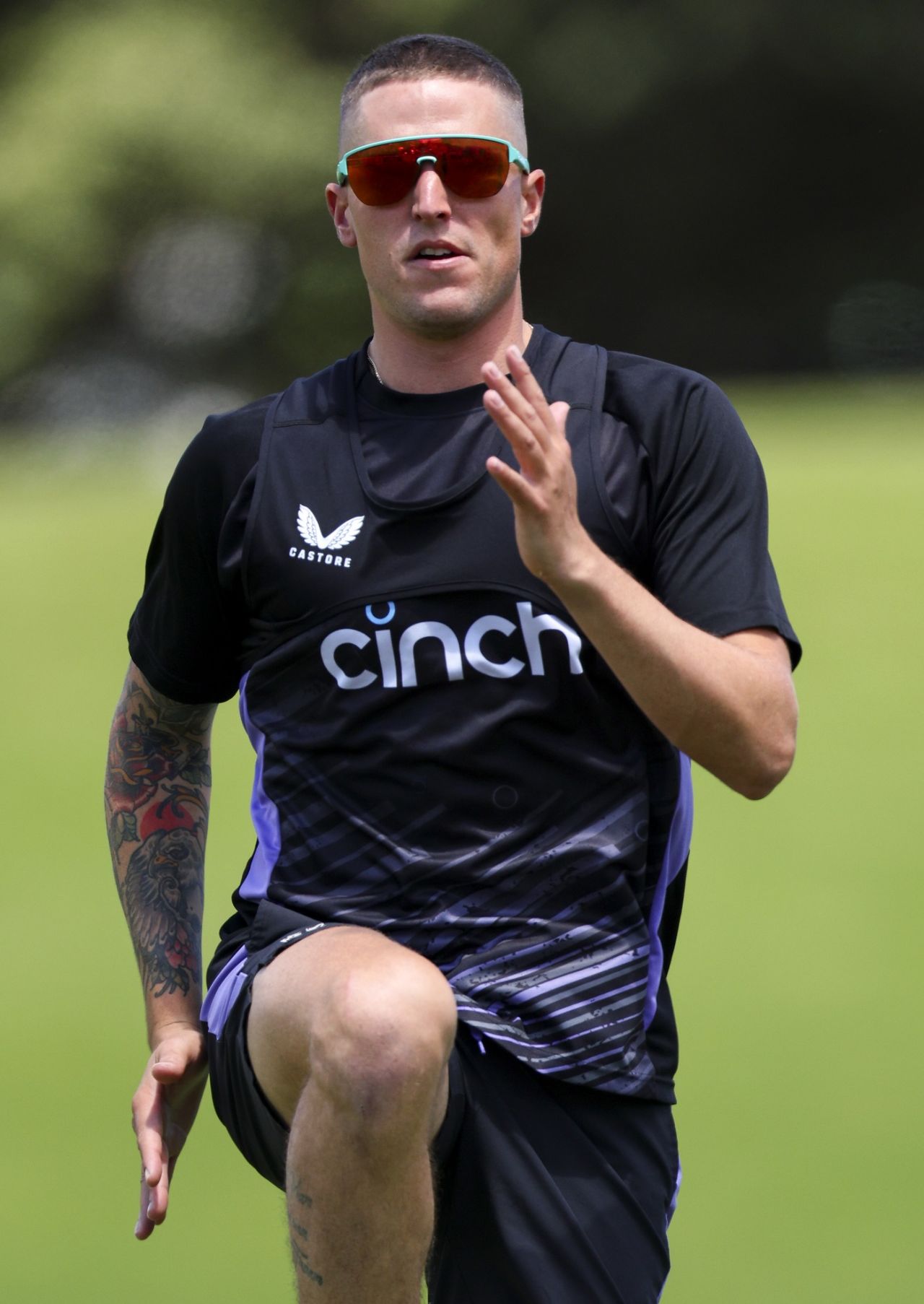 Brydon Carse tunes up for the second Test against New Zealand, Wellington, December 5, 2024