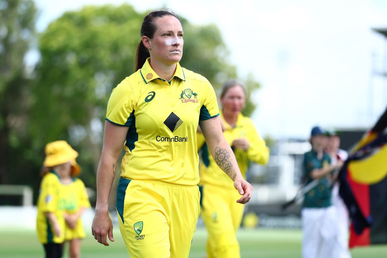Megan Schutt struck twice in her first spell, Australia vs India, 1st women's ODI, Brisbane, December 5, 2024