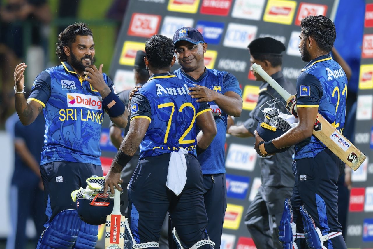 Sanath Jayasuriya congratulates Charith Asalanka and Kamindu Mendis after the win, Sri Lanka vs West Indies, 2nd ODI, Pallekele, October 23, 2024
