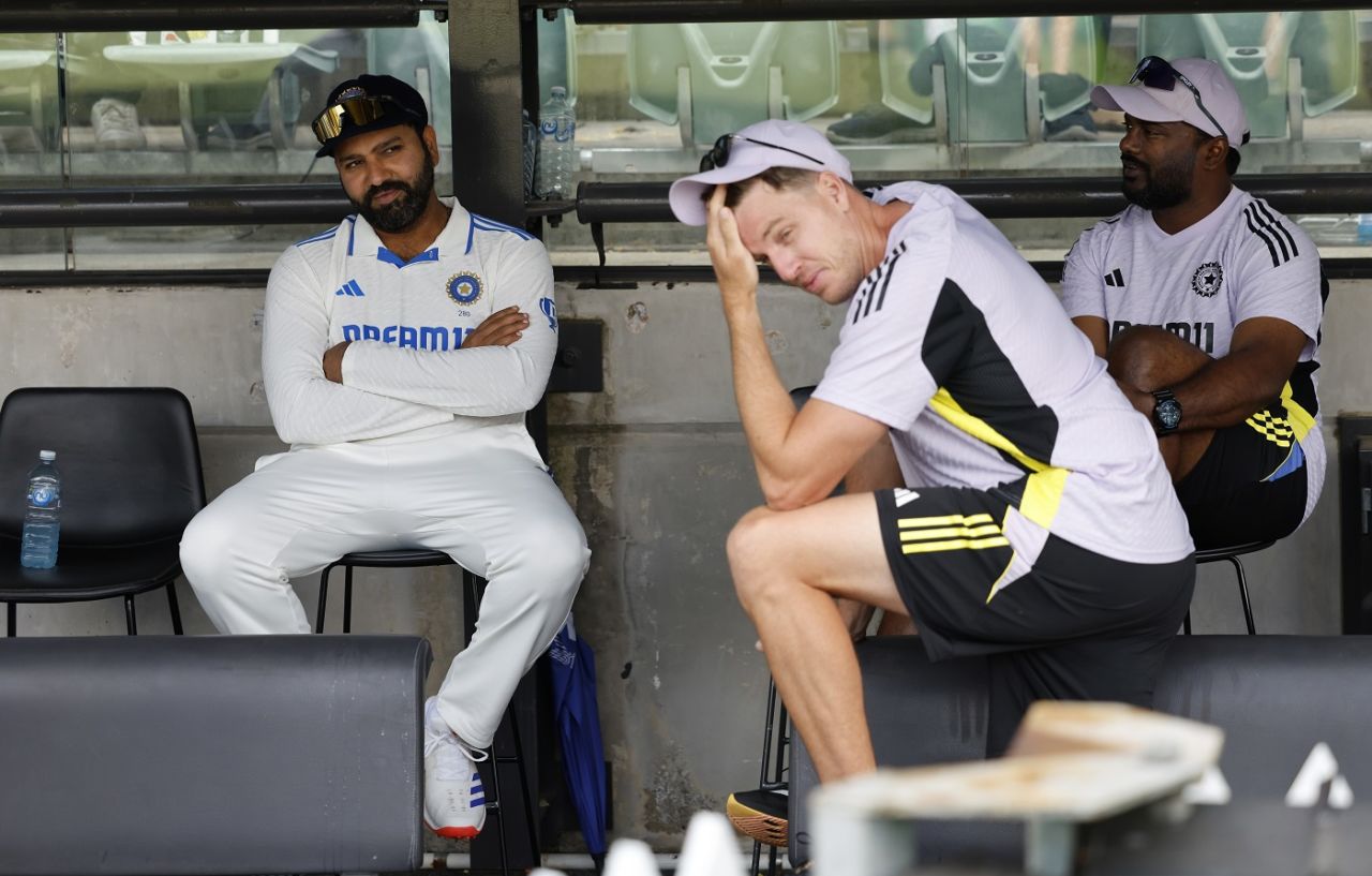Rohit Sharma and Morne Morkel are dejected after the defeat, Australia vs India, 2nd Test, Adelaide, 3rd day, December 8, 2024