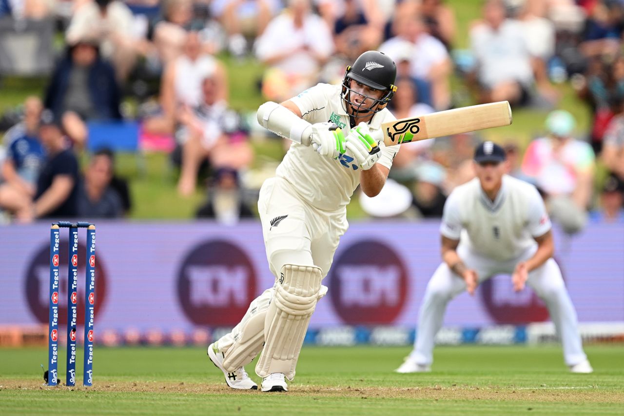 Tom Latham works into the leg side, New Zealand vs England, 3rd Test, Hamilton, 1st day, December 14, 2024