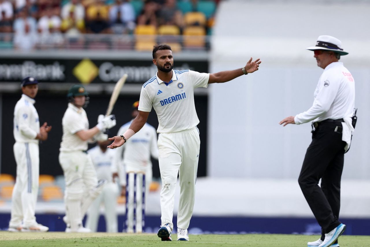 Akash Deep kept asking questions to Steven Smith and Travis Head, Australia vs India, 3rd Test, Brisbane, 2nd day, December 15, 2024