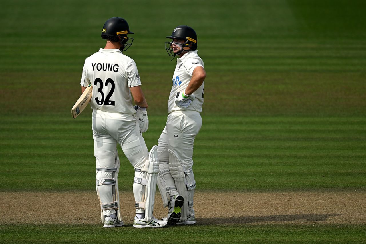 Will Young and Tom Latham settle into New Zealand's second innings, New Zealand vs England, 3rd Test, Hamilton, 2nd day, December 15, 2024