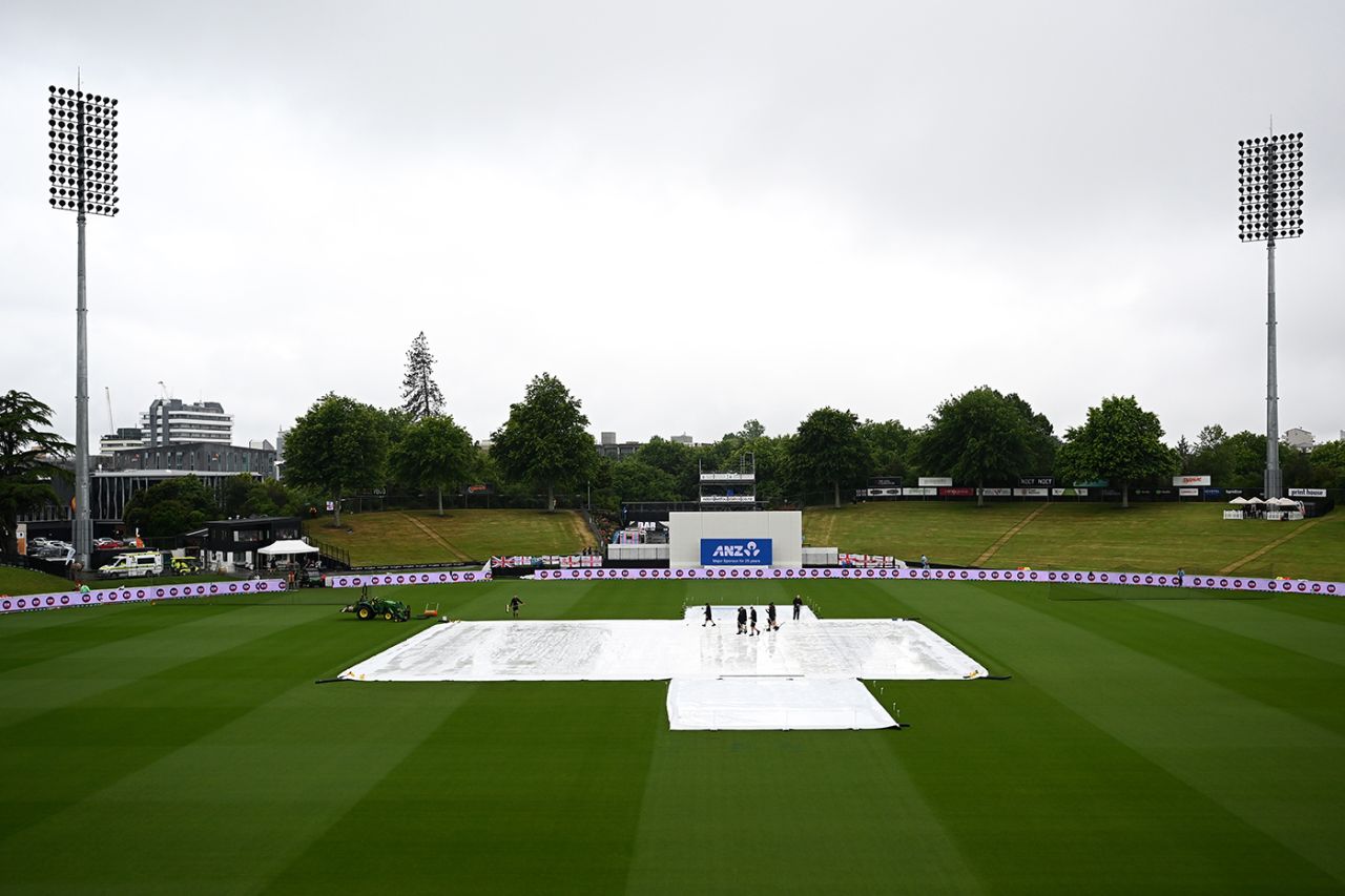 The covers were in place at the start of day three, New Zealand vs England, 3rd Test, Hamilton, 2nd day, December 16, 2024