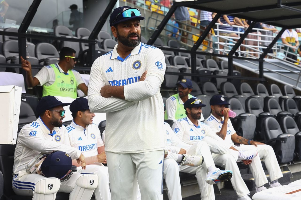 Rohit Sharma and Co wait for play to begin, Australia vs India, 3rd Test, Brisbane, 3rd day, December 16, 2024