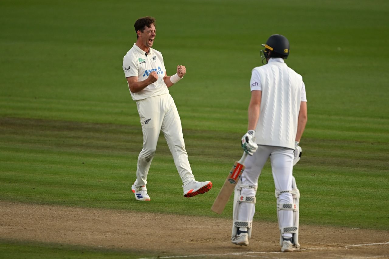 Matt Henry got Zak Crawley for the sixth time in six innings, New Zealand vs England, 3rd Test, Hamilton, 3rd day, December 16, 2024