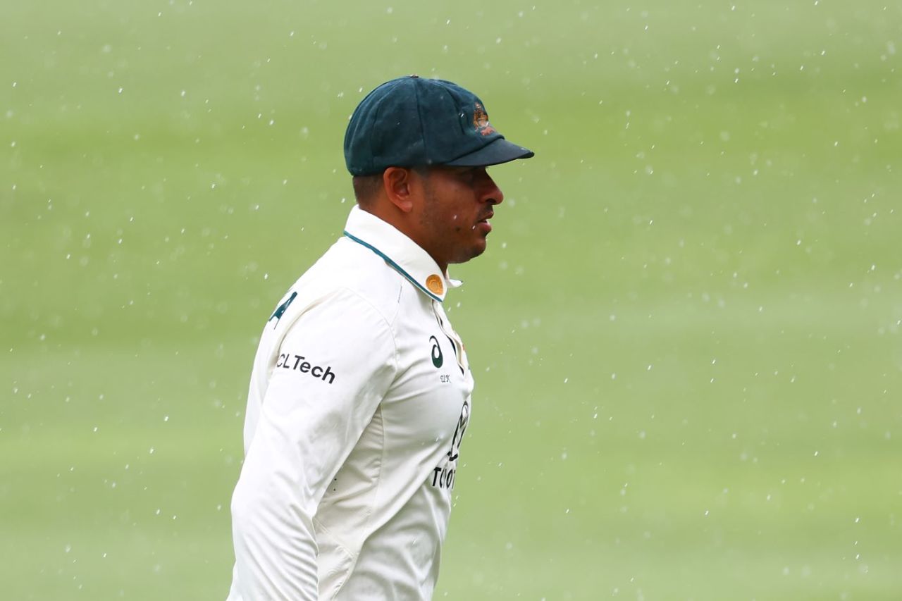 Usman Khawaja walks off after another rain delay, Australia vs India, 3rd Test, Brisbane, 4th day, December 17, 2024