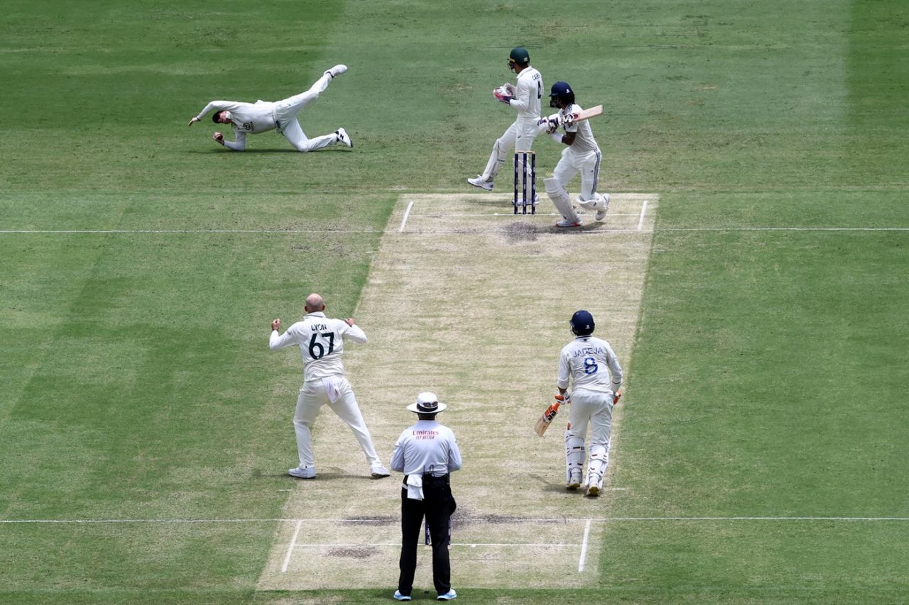 Steven Smith takes a blinder to end KL Rahul's resistance, Australia vs India, 3rd Test, Brisbane, 4th day, December 17, 2024