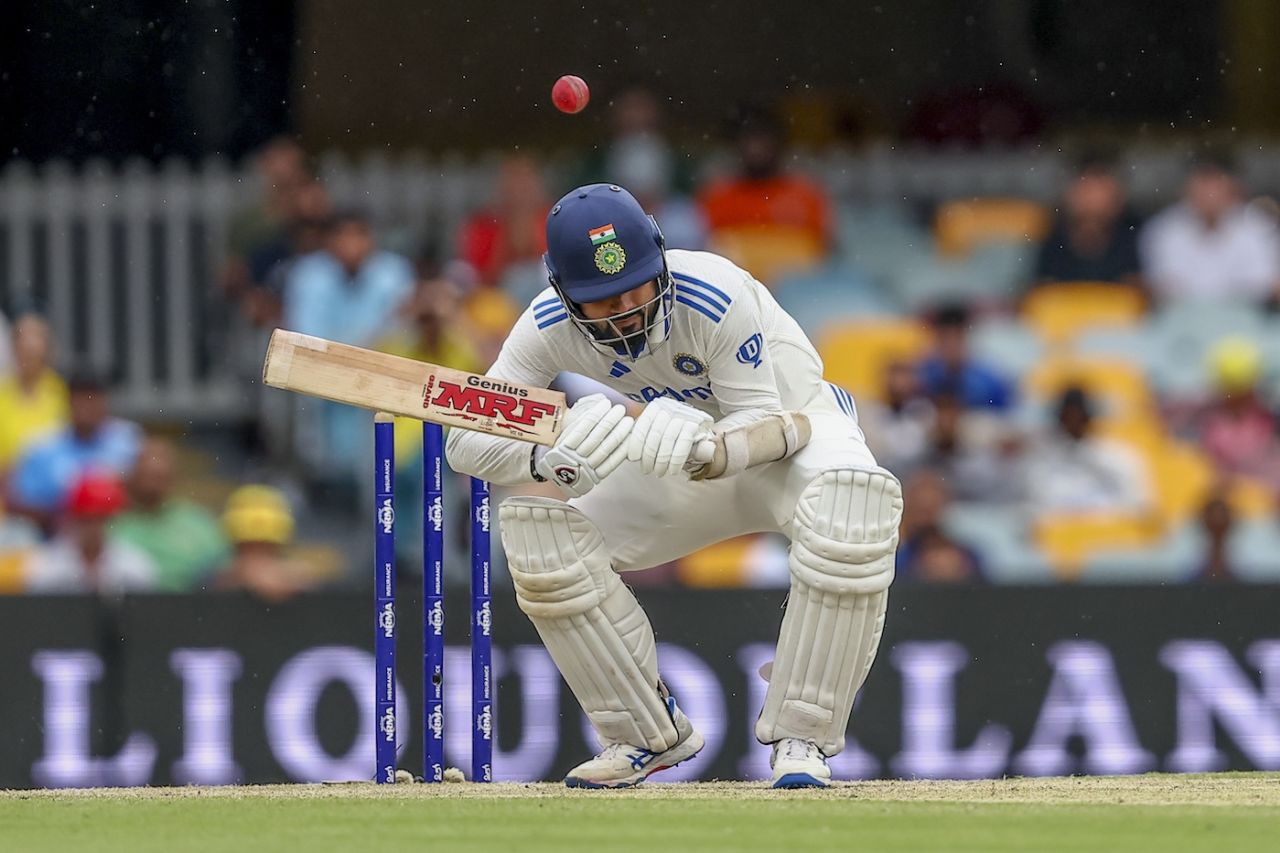 Akash Deep - and India's tail - were peppered with short balls, Australia vs India, 3rd Test, Brisbane, 4th day, December 17, 2024