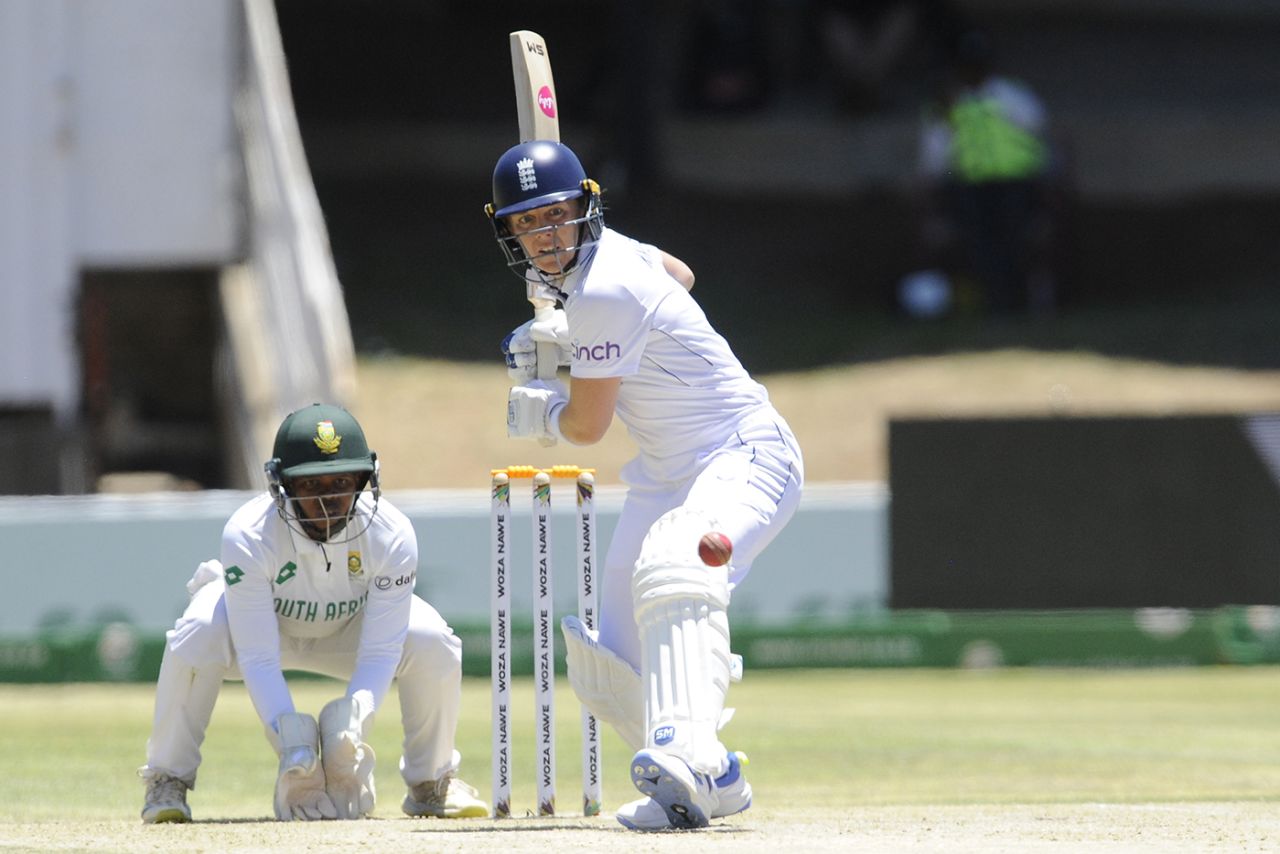 Heather Knight keeps her eyes on the ball, South Africa vs England, Only Women's Test, Bloemfontein, Day 3, December 17, 2024