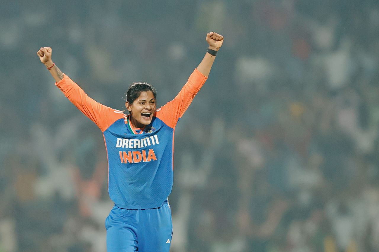 Radha Yadav struck with her first ball to remove Hayley Matthews, India vs West Indies, 3rd Women's T20I, Navi Mumbai, December 19, 2024