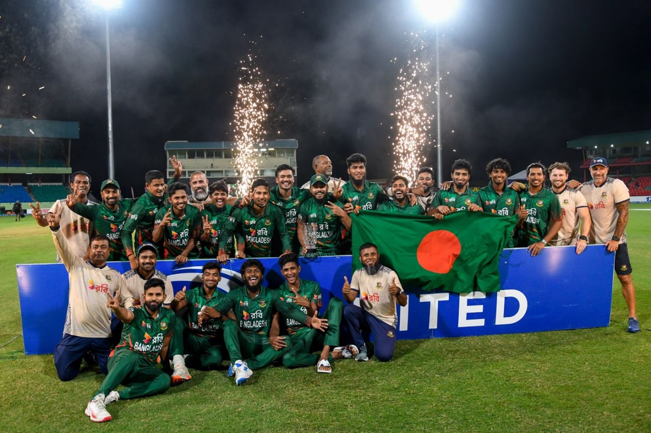 Bangladesh celebrate after sweeping West Indies 3-0 in the T20I series, West Indies vs Bangladesh, 3rd T20I, Kingstown, December 19, 2024