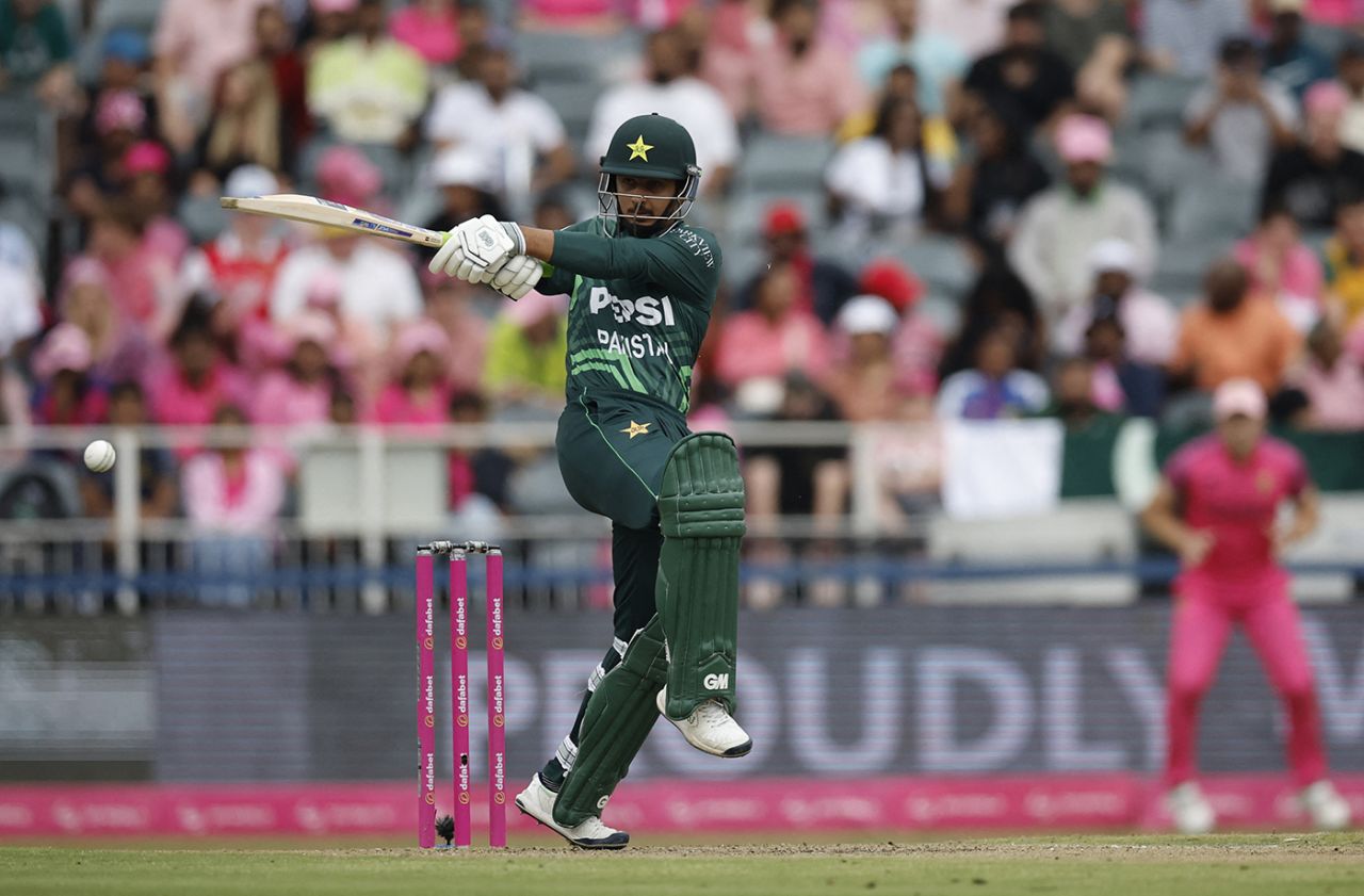 Saim Ayub pulls on his way to a half-century, South Africa vs Pakistan, 3rd ODI, Johannesburg, December 22, 2024