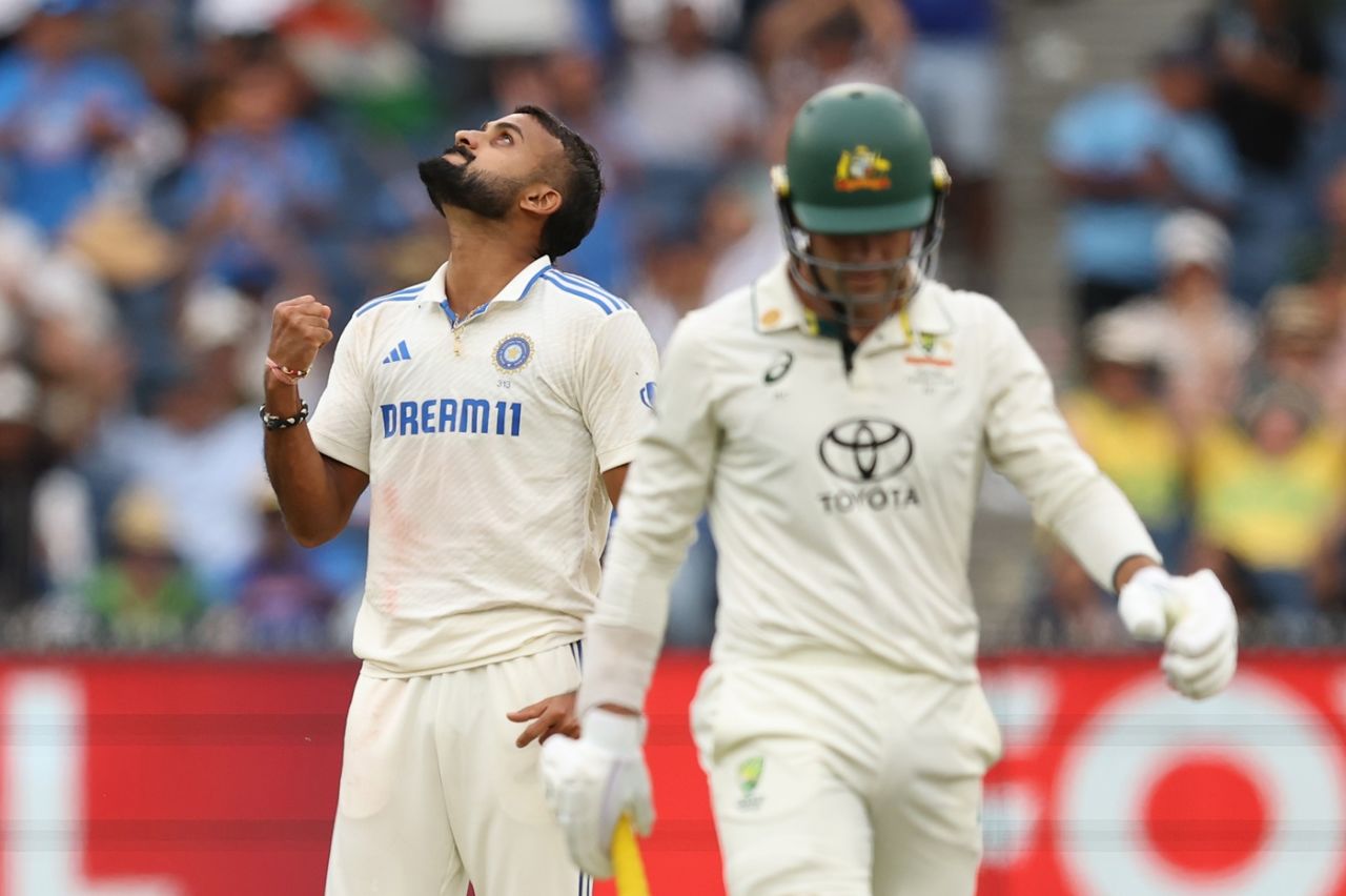 Akash Deep celebrates after dismissing Alex Carey, Australia vs India, 4th Test, Day 1, Melbourne, ICC World Test Championship, December 26, 2024 | sportzpoint.com