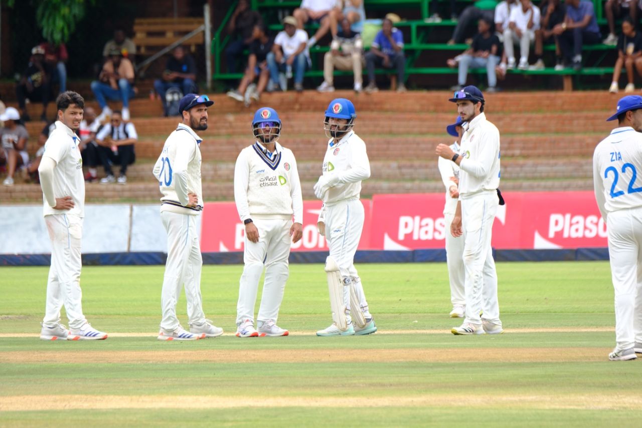 The Afghanistan players get together on the field, Zimbabwe vs Afghanistan, 1st Test, Bulawayo, 1st day, December 26, 2024