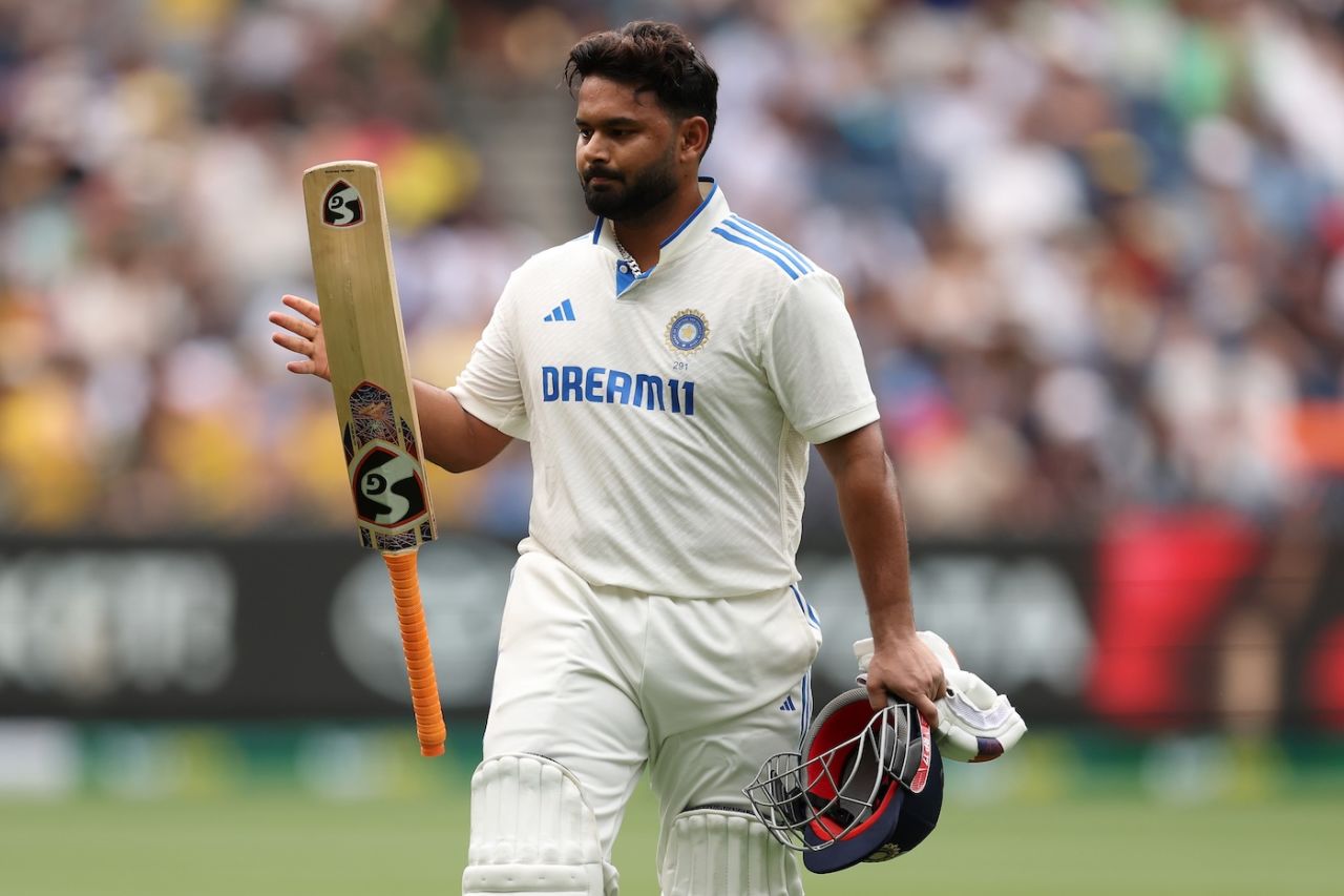 Rishabh Pant walks back after handing a leading edge to deep third, Australia vs India, 4th Test, Melbourne, 3rd day, December 28, 2024