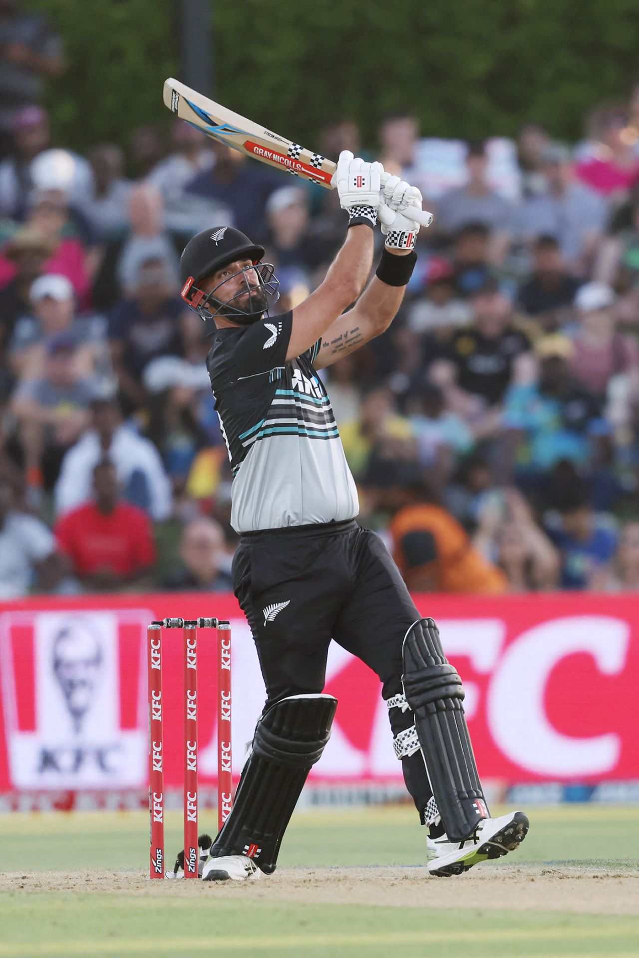 Daryl Mitchell swings one down the ground, New Zealand vs Sri Lanka, 1st T20I, Mount Maunganui, December28, 2024