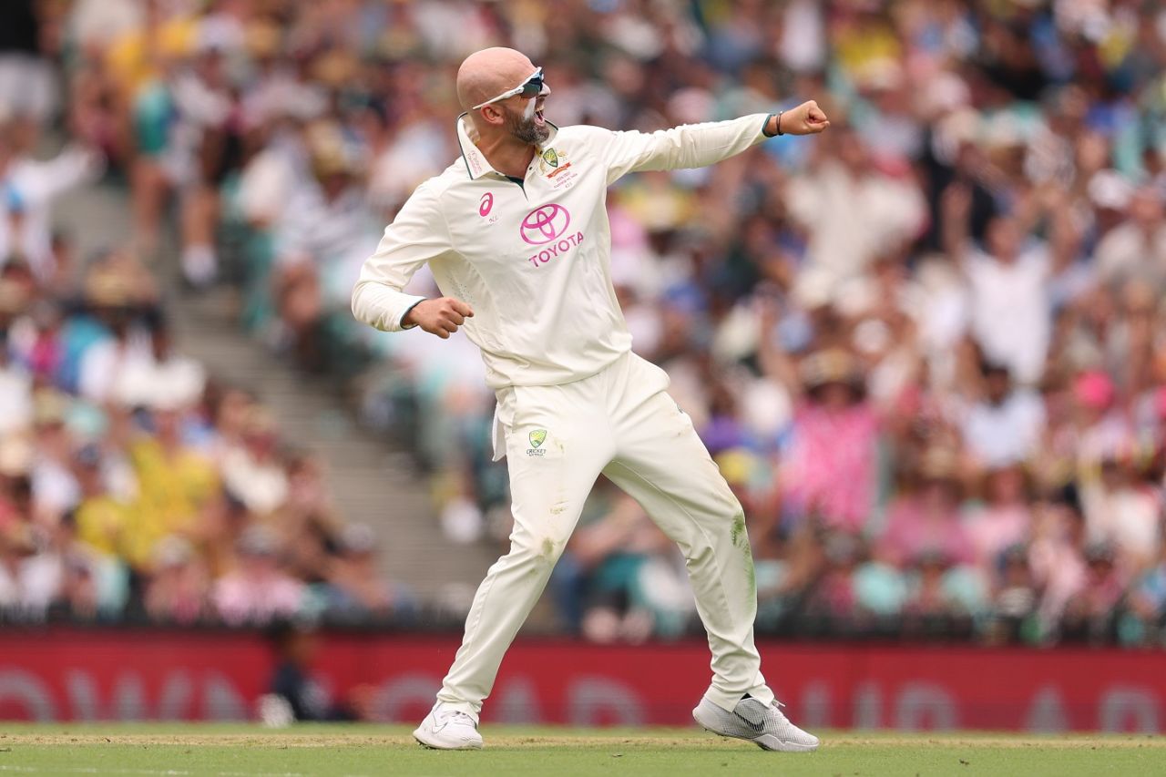 Nathan Lyon dismissed Shubman Gill on the last ball before lunch, Australia vs India, 5th Test, Sydney, 1st day, January 3, 2025
