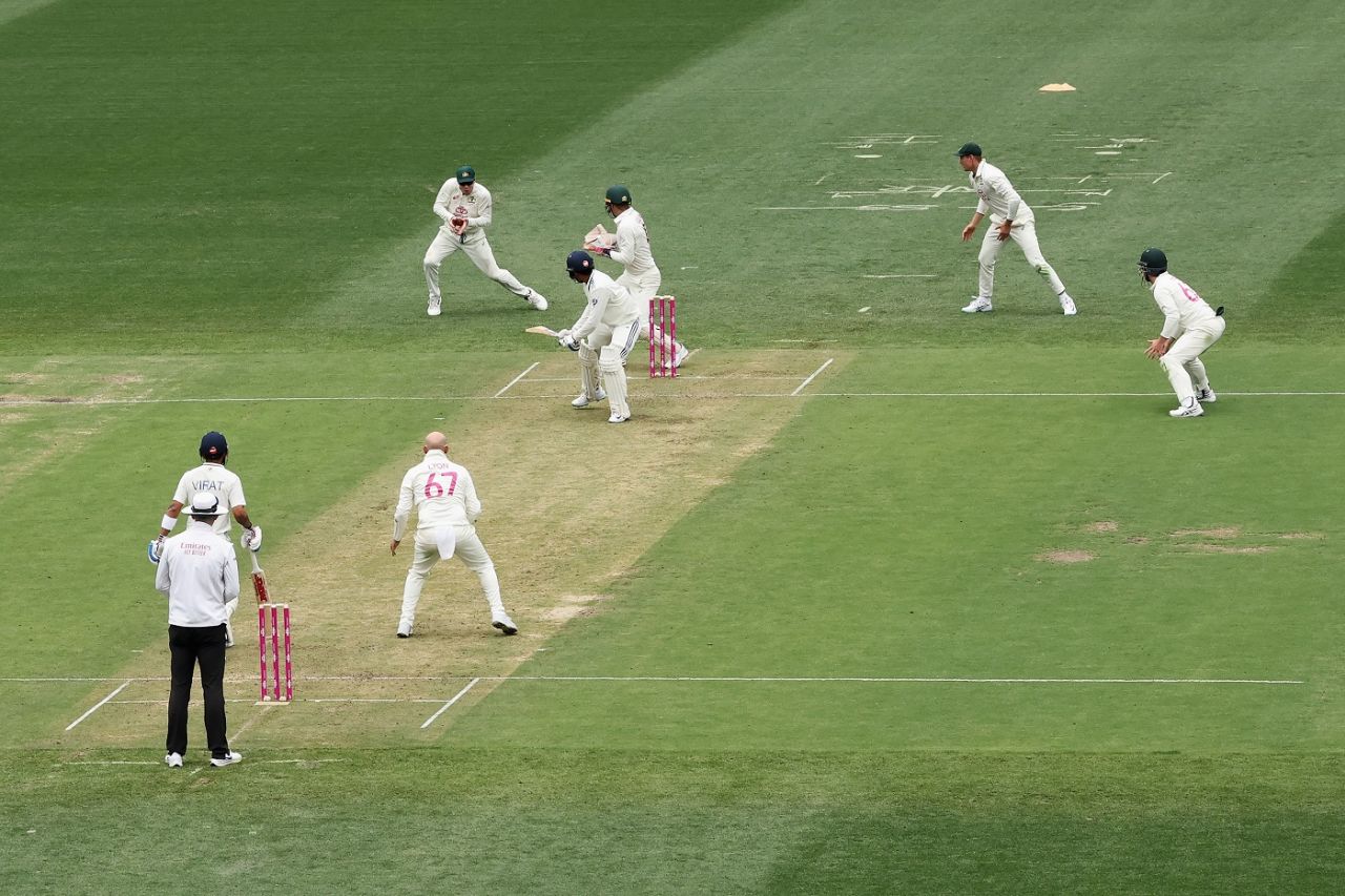 Steven Smith catches Shubman Gill off Nathan Lyon on the last ball before lunch, Australia vs India, 5th Test, Sydney, 1st day, January 3, 2025