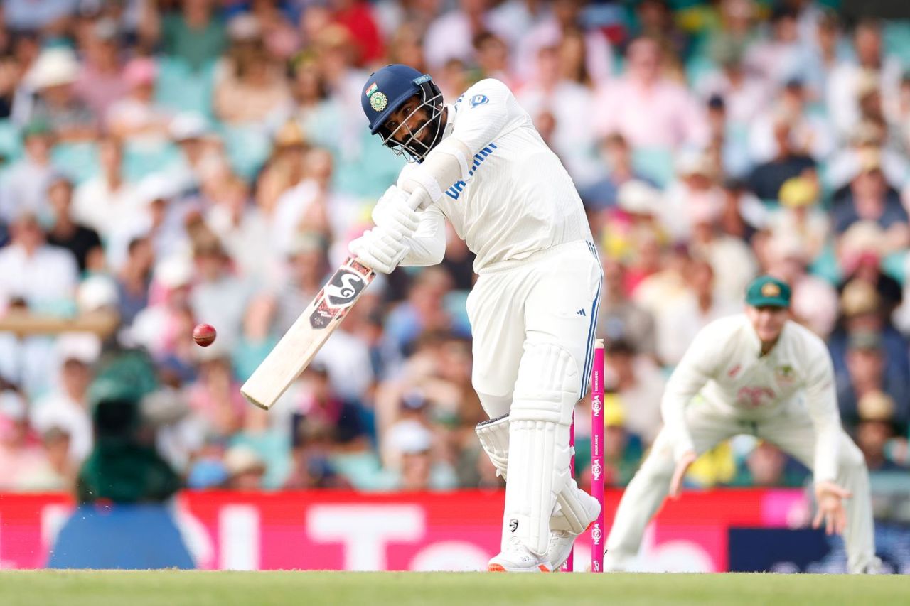 Jasprit Bumrah added valuable 22 runs down the order - AUS vs IND, 5th Test, Sydney LIVE Updates, Scores and News and Free Commentary | sportzpoint.com
