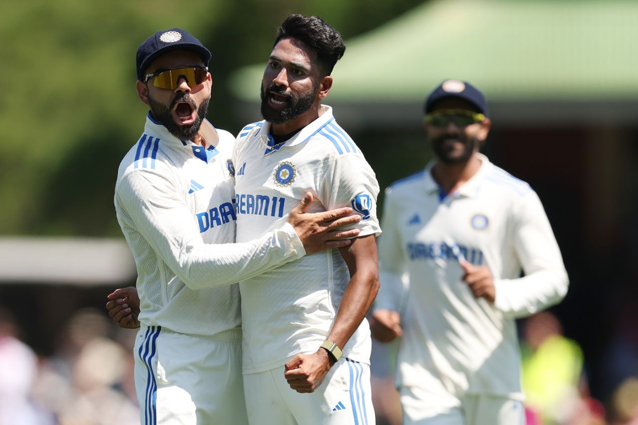 Mohammed Siraj celebrates with Virat Kohli after dismissing Travis Head, Australia vs India, 5th Test, Sydney, Day 2, January 4, 2025