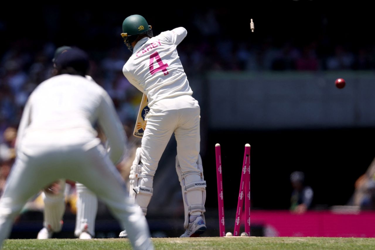 Alex Carey is cleaned up by Prasidh Krishna, Australia vs India, 5th Test, Sydney, Day 2, January 4, 2025